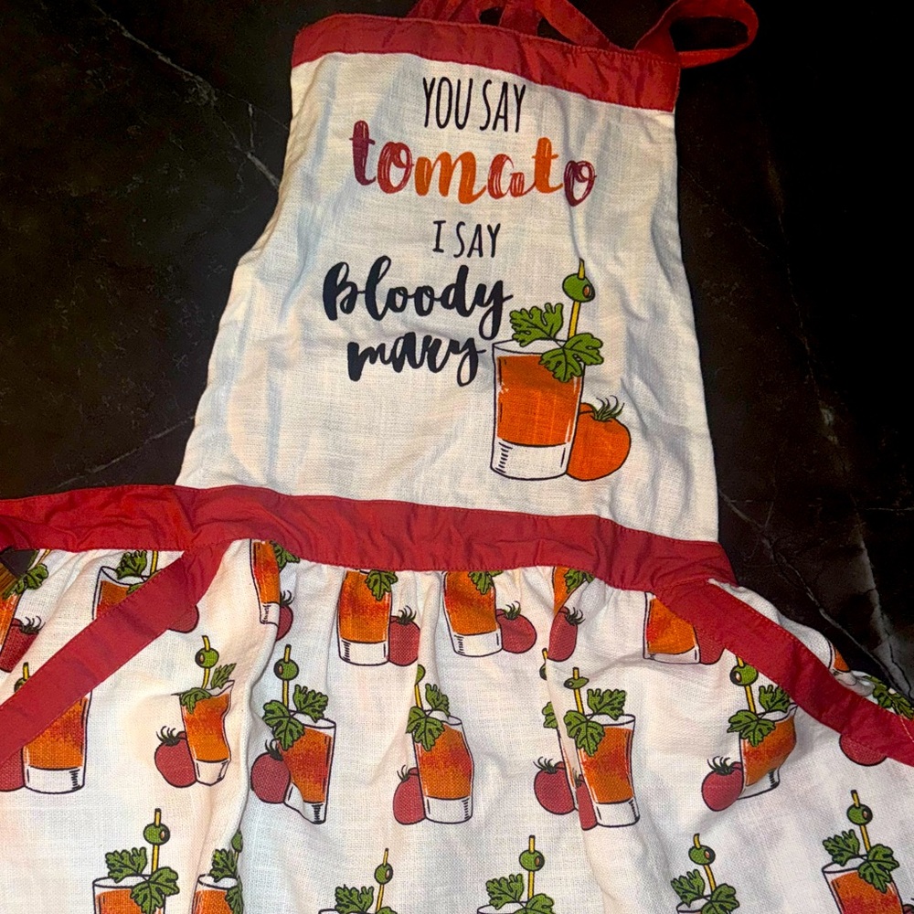 NEW APRON❤️